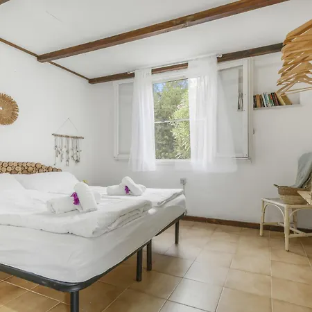 Beachfront Traditional Ferienhaus *