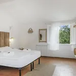 La Scuderia I Unique Beachfront Nyaraló San Priamo