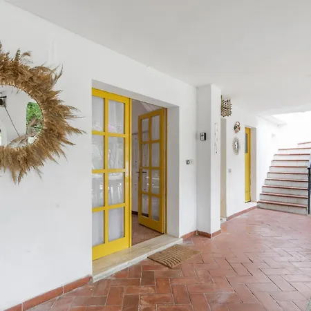 Beachfront Traditional Holiday home