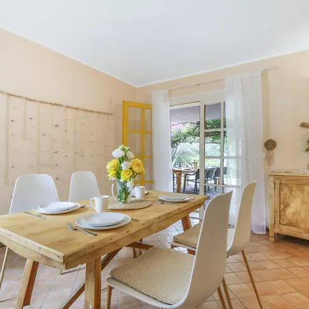 Beachfront Traditional San Priamo