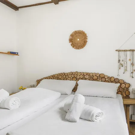Beachfront Traditional * San Priamo