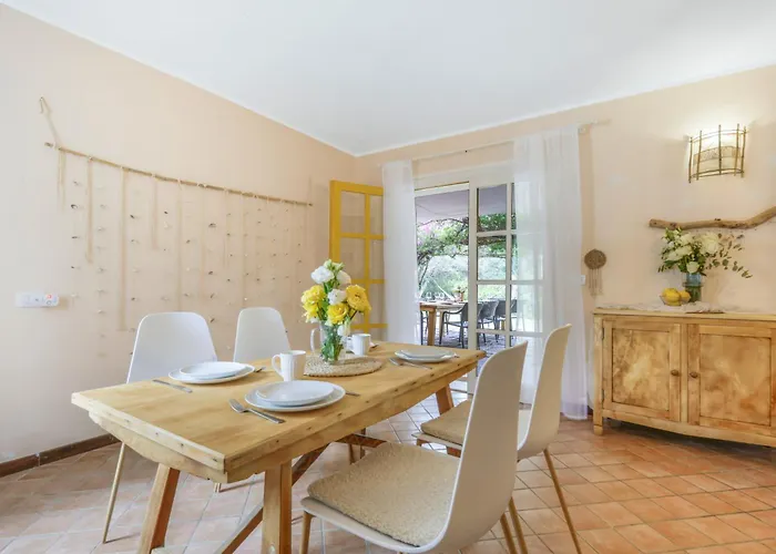 La Scuderia I Unique Beachfront San Priamo